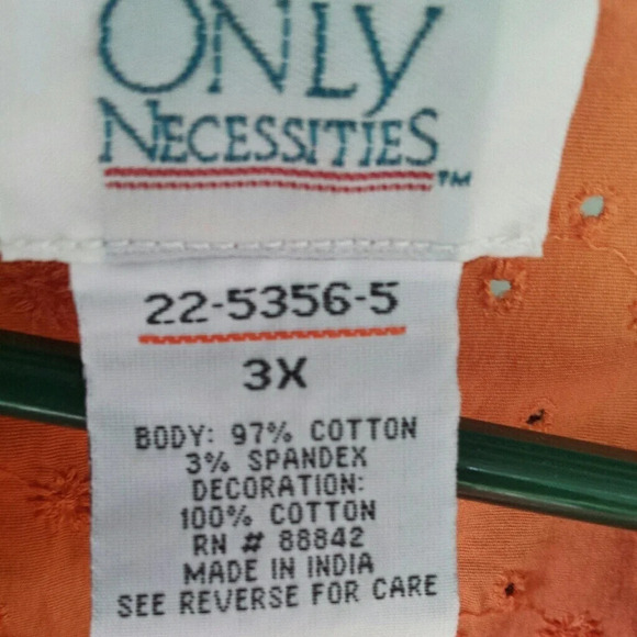 ♡ Only Necessities Stretchy Eyelet Tunic - Picture 4 of 4